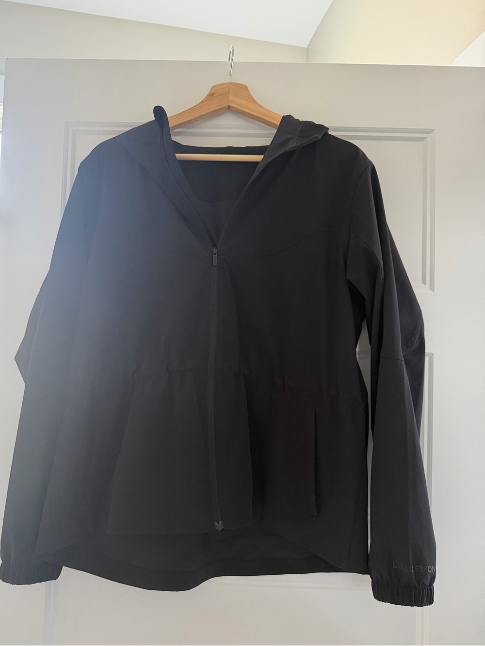 LULULEMON PACKABLE WATER REPELLENT JACKET - Picture 9 of 11
